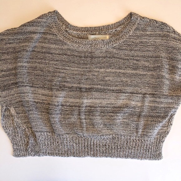 Light weight cropped short sleeve knit sweater - Picture 3 of 9